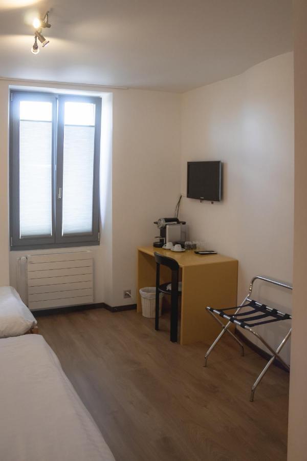 Au Boeuf Rouge Hotel Crassier Exterior photo